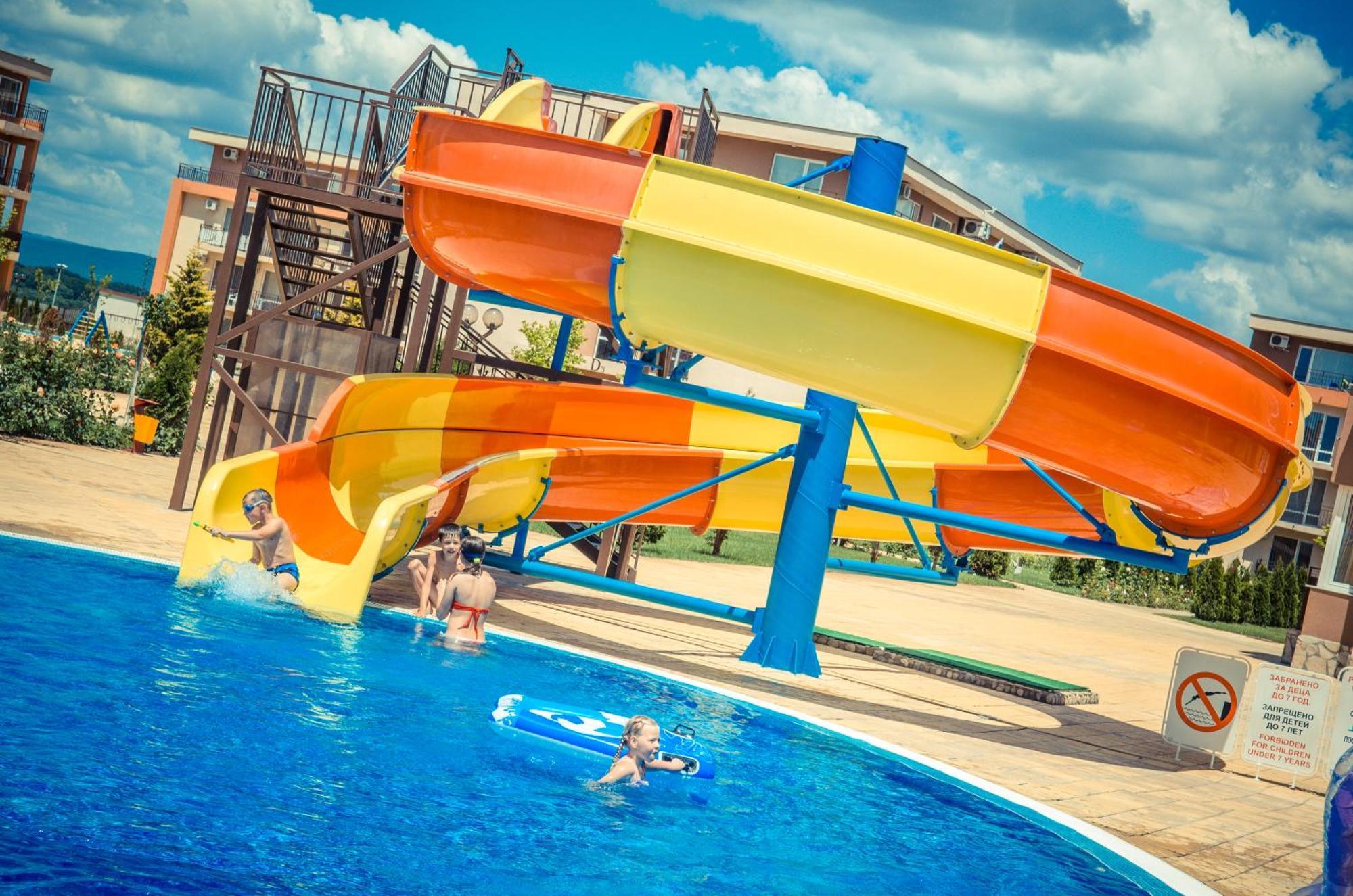 Waterpark Fort Apartments Napospart Kültér fotó